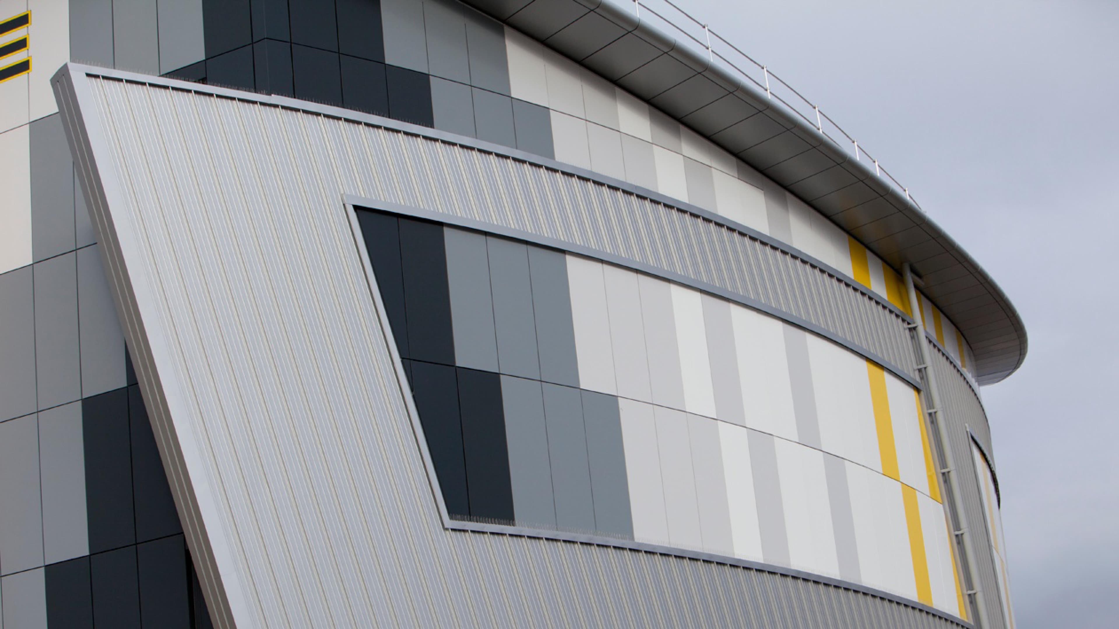 Big yellow side detail